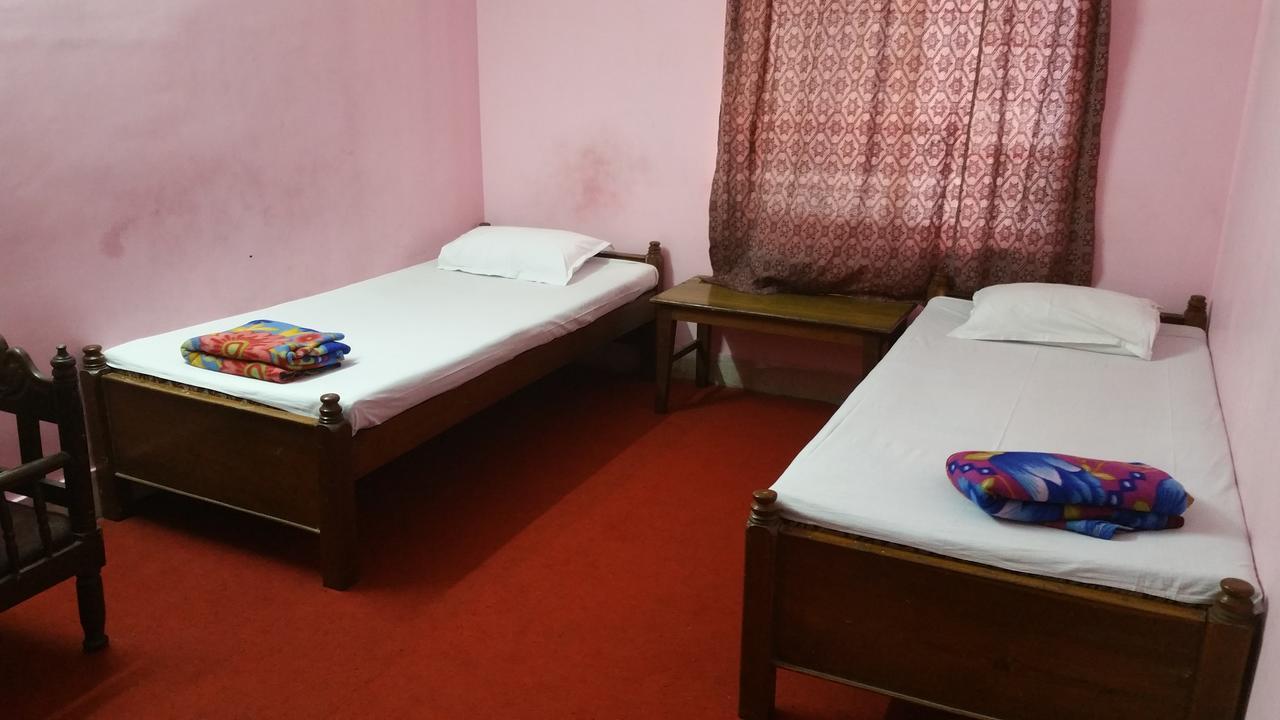 Renu Guest House Колката Екстер'єр фото